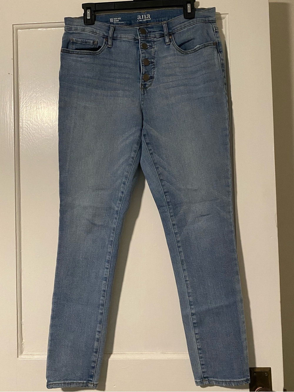 a.n.a High-Rise Light-wash Women’s Jeans